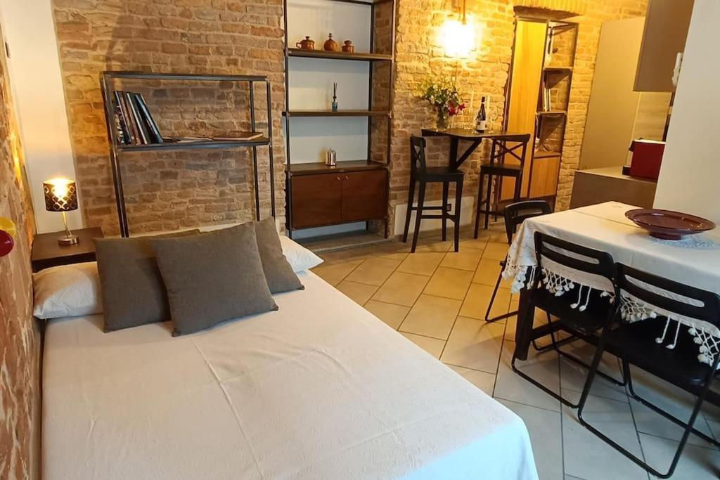 Piazza Statuto-Appartamento Tra Le Mura A-C E Wi-Fi Асти Экстерьер фото
